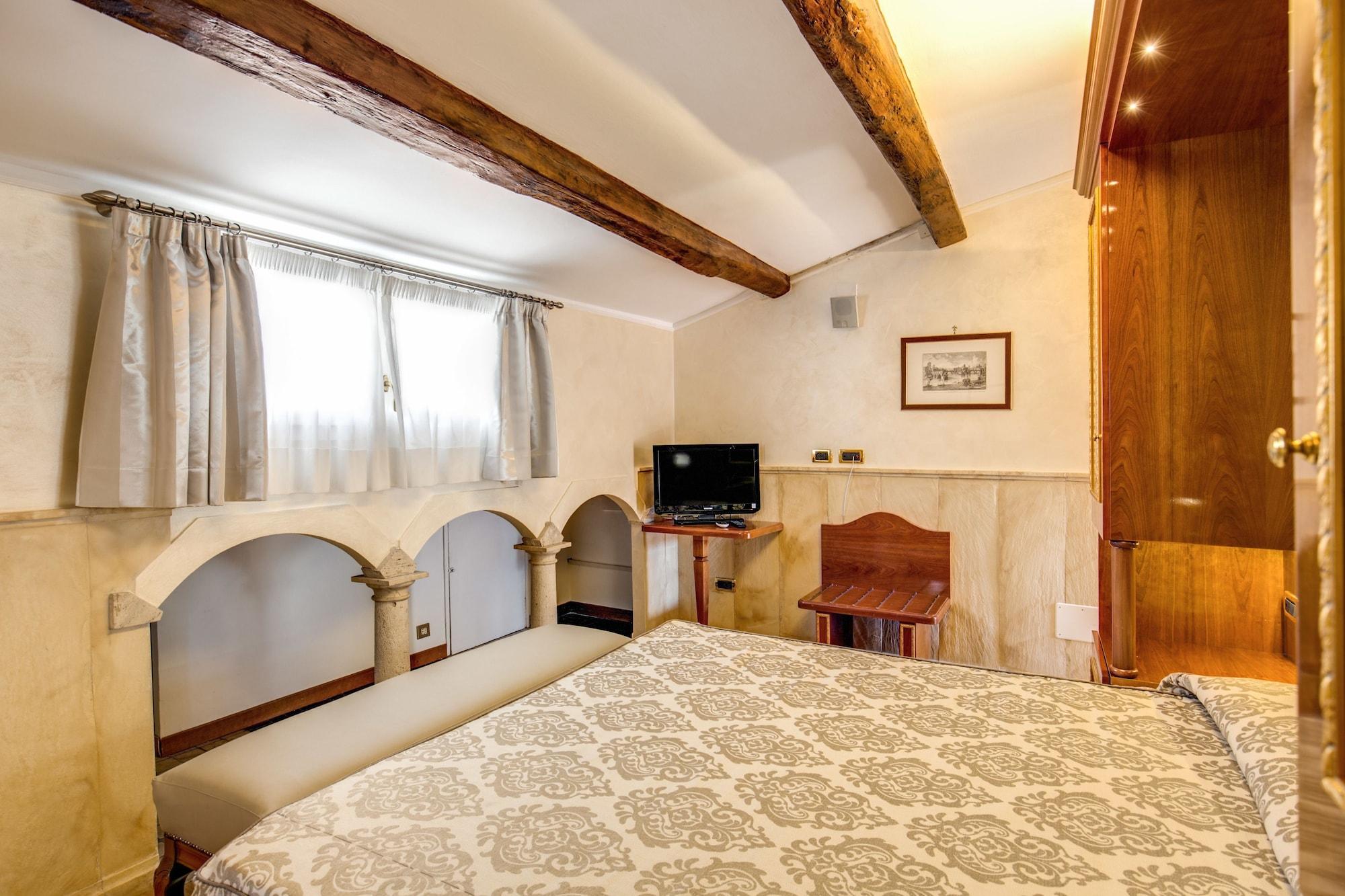 Pantheon Rooms Rome Bagian luar foto